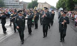 Spalvinga eisena nuskaidrino Jūros šventės nuotaiką