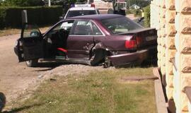 Avarija Tauralaukyje: "Volvo" taranavo "Audi"