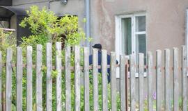 Naminės degtinės prekybos "taškas" Pušyno skersgatvyje