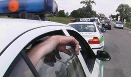 Į griovį prie Gindulių nustumtas automobilis