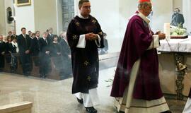 Arkikatedroje meldžiamasi už Algirdo Brazausko vėlę