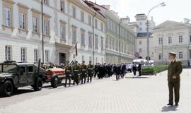 Prezidentas Algirdas Brazauskas išlydimas į Paskutinę kelionę