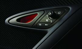 Greičiausias serijinis automobilis pasaulyje - "Bugatti Veyron 16.4 Super Sport“