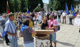 Klaipėdoje - akcija "Lietuvi, įkalk vinį į kubilą!"