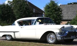 Pajūryje - amerikietiškų automobilių suvažiavimas