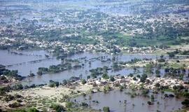 Pakistaną tebeniokoja pražūtingi potvyniai