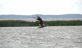 Svencelėje vyksta jėgos aitvarų varžybos