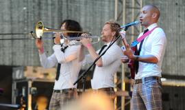 Klaipėdoje tūkstančiai žmonių judėjo Mikos ritmu