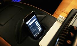 "Biuras" ant ratų: "Apple" ir "Brabus" sedanas "iBusiness"