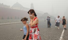 Rusijos miškuose tęsiasi gaisrai, Maskvą toliau gaubia smogas