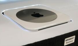 "Biuras" ant ratų: "Apple" ir "Brabus" sedanas "iBusiness"