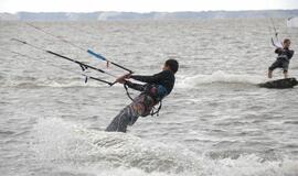 Svencelėje vyksta jėgos aitvarų varžybos