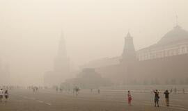 Rusijos miškuose tęsiasi gaisrai, Maskvą toliau gaubia smogas