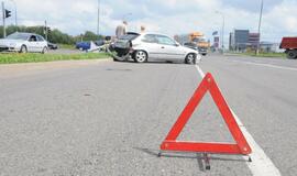 Prospektų sankryžoje - neveikiantis šviesoforas, avarija