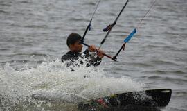 Svencelėje vyksta jėgos aitvarų varžybos