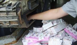 Automobiliuose įrengtos rusiškų cigarečių slėptuvės