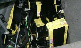 Automobiliuose įrengtos rusiškų cigarečių slėptuvės