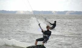 Svencelėje vyksta jėgos aitvarų varžybos