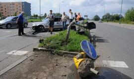 Prospektų sankryžoje - neveikiantis šviesoforas, avarija