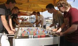 Smiltynėje - stalo futbolas po atviru dangumi