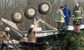 "The Times": Rusija į žuvusio Lenkijos prezidento karstą įdėjo kito žmogaus ranką