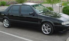 Uoste sulaikytas įtartinas lengvasis automobilis