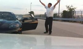 Apsaugininkas neatsilaikė neišbandęs naujo "Chevrolet Corvette ZR1"