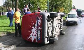 Avarija Mokyklos gatvėje: opelis pasimetė tarp vilkikų