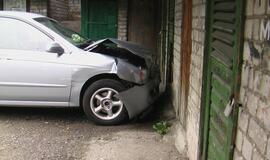 Supainiojusi pedalus klaipėdietė sudaužė automobilį