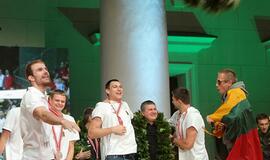 Lietuva pasitiko savo didvyrius - bronzą iškovojusią rinktinę