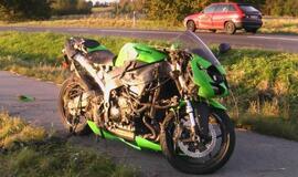 Motociklo avarijoje netoli Priekulės nukentėjo mergina