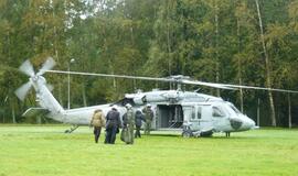 Dalia Grybauskaitė stebėjo pratybas "Šakalo akmuo 2010"