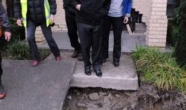 Naująją Zelandiją krečia stiprūs pakartotiniai smūgiai