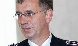 Prokurorai atliko eksperimentą dėl Vytauto Pociūno iškritimo per langą galimybės