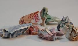 Sukčiai nugvelbė senolės namuose laikytas santaupas