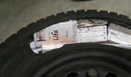 Cigaretes vežė atsarginėse padangose