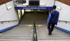 Londono metro personalo streikas sutrikdė šalies sostinėje požeminių traukinių eismą