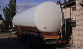 Mokesčius slėpė prisidengę naftos produktų prekyba