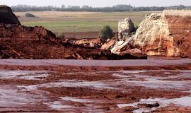 Pasak specialistų, dar vienas raudonojo šlamo išsiliejimas Vengrijoje neišvengiamas