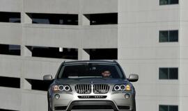 Kompanija BMW atnaujino kompaktinį visureigį X3