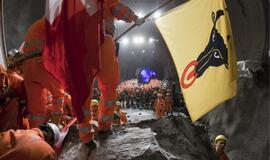 Šveicarijoje baigtas tiesti ilgiausias pasaulyje tunelis