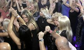 Į vieną vietą susitelkusios blondinės siekė pasaulio rekordo