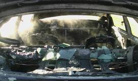 Kelyje Palanga-Klaipėda sudegė retas "Mercedes-Benz"