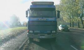 Minijos gatvėje "Audi" trenkėsi į vilkiką