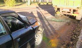 Minijos gatvėje "Audi" trenkėsi į vilkiką