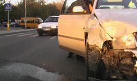 Liepų gatvėje apdaužyti trys automobiliai