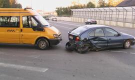 Liepų gatvėje apdaužyti trys automobiliai