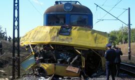 Ukrainoje susidūrus traukiniui ir autobusui žuvo 40 žmonių