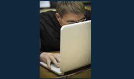 Sekmadienio ryte - mistinė datos ir laiko grandinė