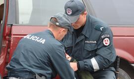 Šilutėje įtariamasis policininkui sulaužė nosį